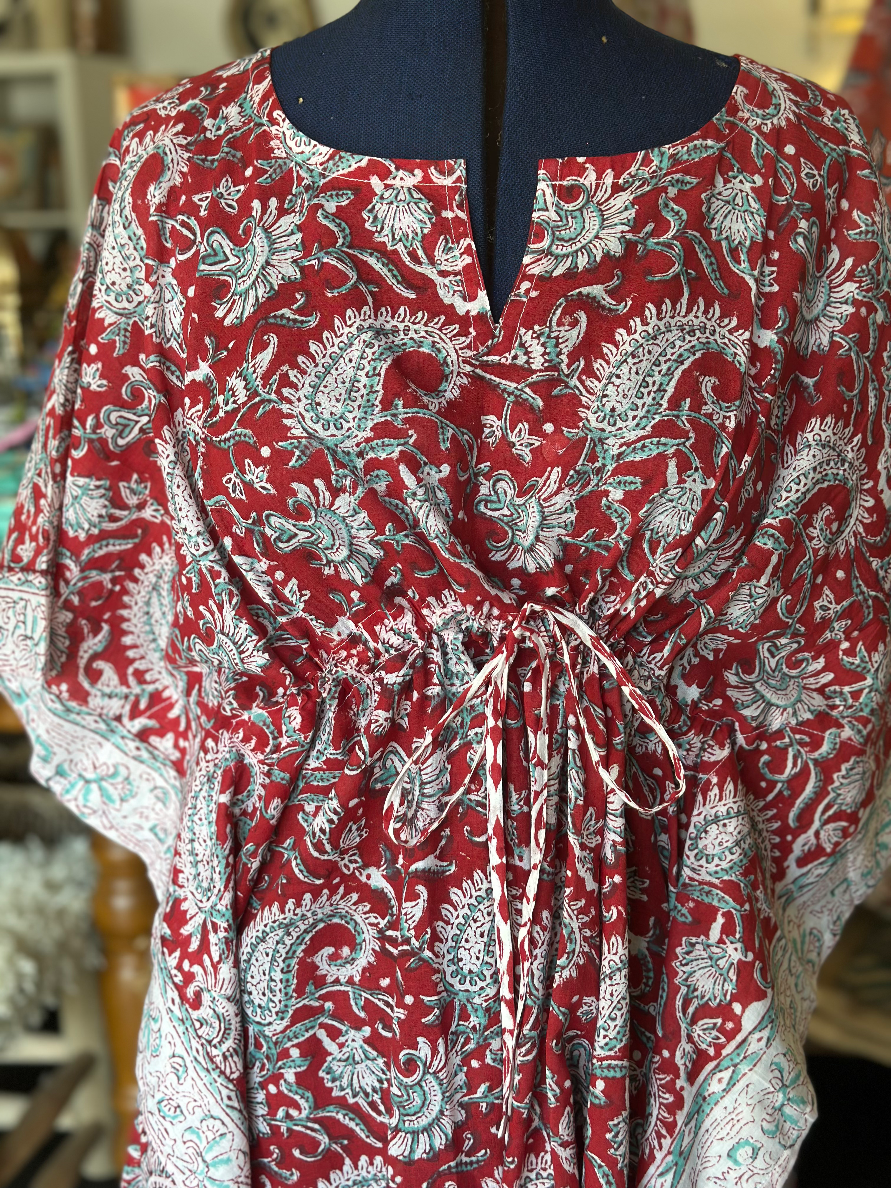 Short Kaftan - Red/White Paisley