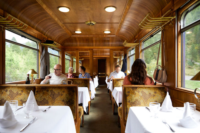 Panoramic Gourmet, Rhätische Bahn, RHB, Glacier Express, Restaurant, Catering, Zugrestaurant, Graubünden, Schweiz, Chur, Restaurant Chur, Restaurant Graubünden, Gourmino, Speisewagen, Genussreisen, Zugfahrt, Jobs