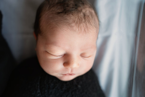 Des Moines, Iowa Fresh 48 Photographer - close up image of a newborn baby's eyelashes.