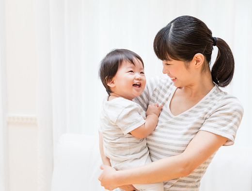 彼女の子供を持つ母親 
