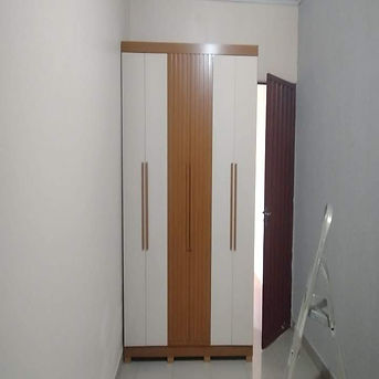 montador de moveis montando guarda roupa de 6 portas - goianira
