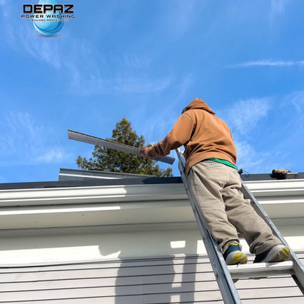 Gutter cleaning in Santa Rosa, Rohnert Park, Petaluma, Windsor, Healdsburg, and Sebastopol 