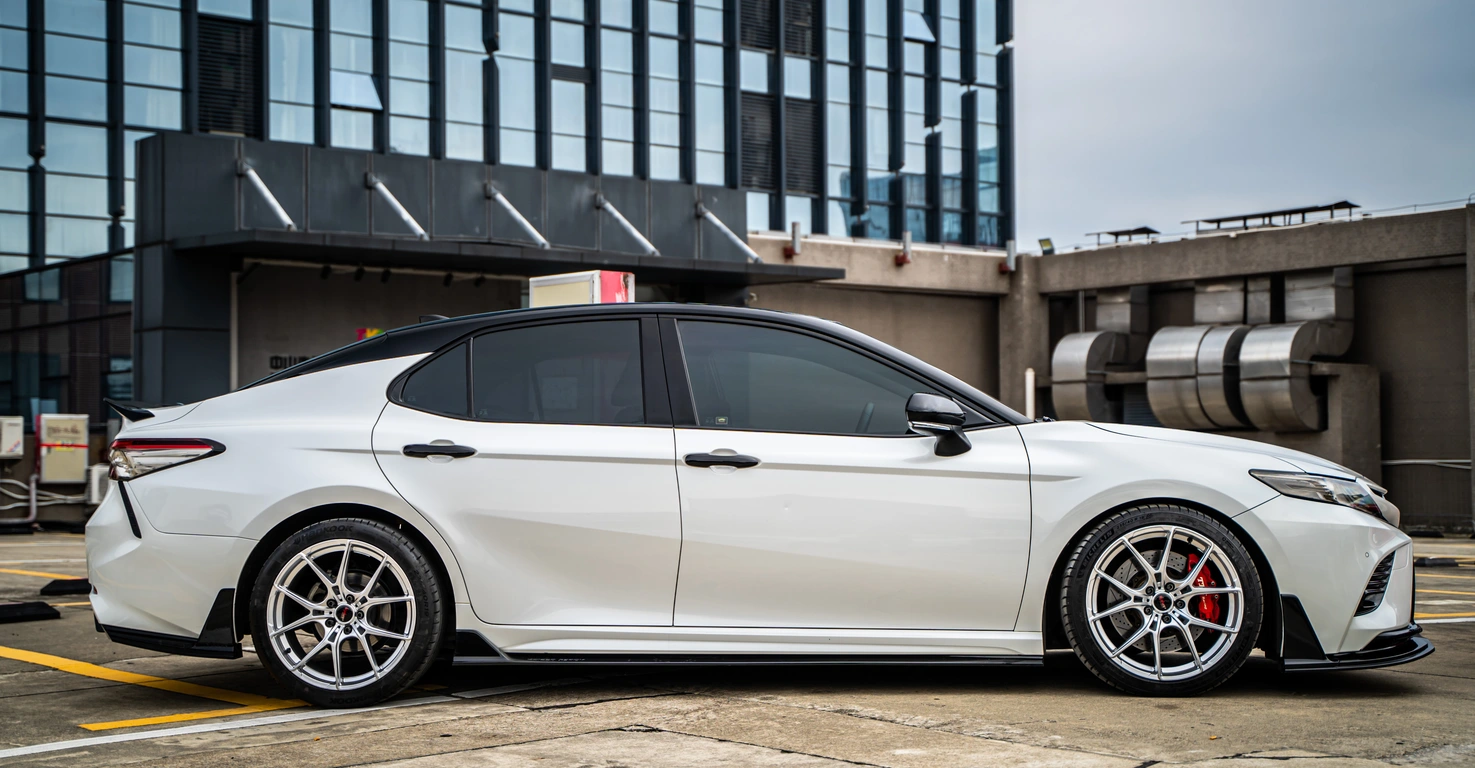 Toyota Camry 2018 Body Kit Side Skirts View