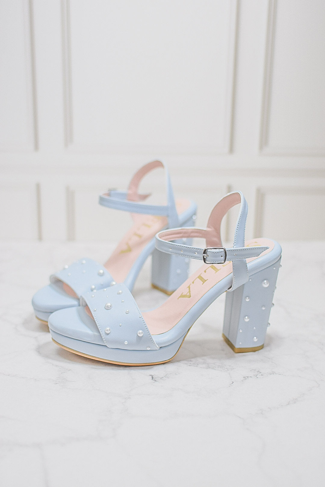 Roxie con perlas esparcidas