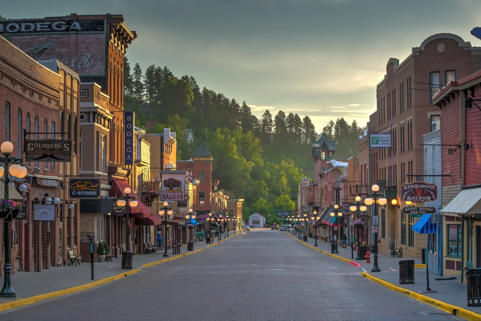 deadwood_main_street.webp