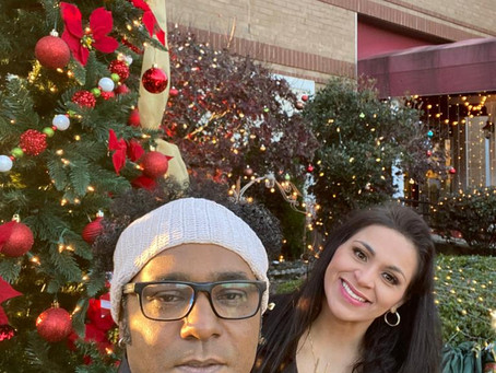 Fernanda Noronha e Peu Pereira, no Natal da Telemundo Atlanta 2020.