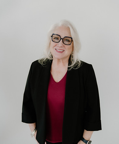 5.14.26 Molly Rezich Branding Edit-112.jpg