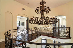 Cantilevered Gallery