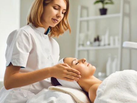 Descubre la Magia de las Esteticistas: Tu Aliada en el Cuidado Personal