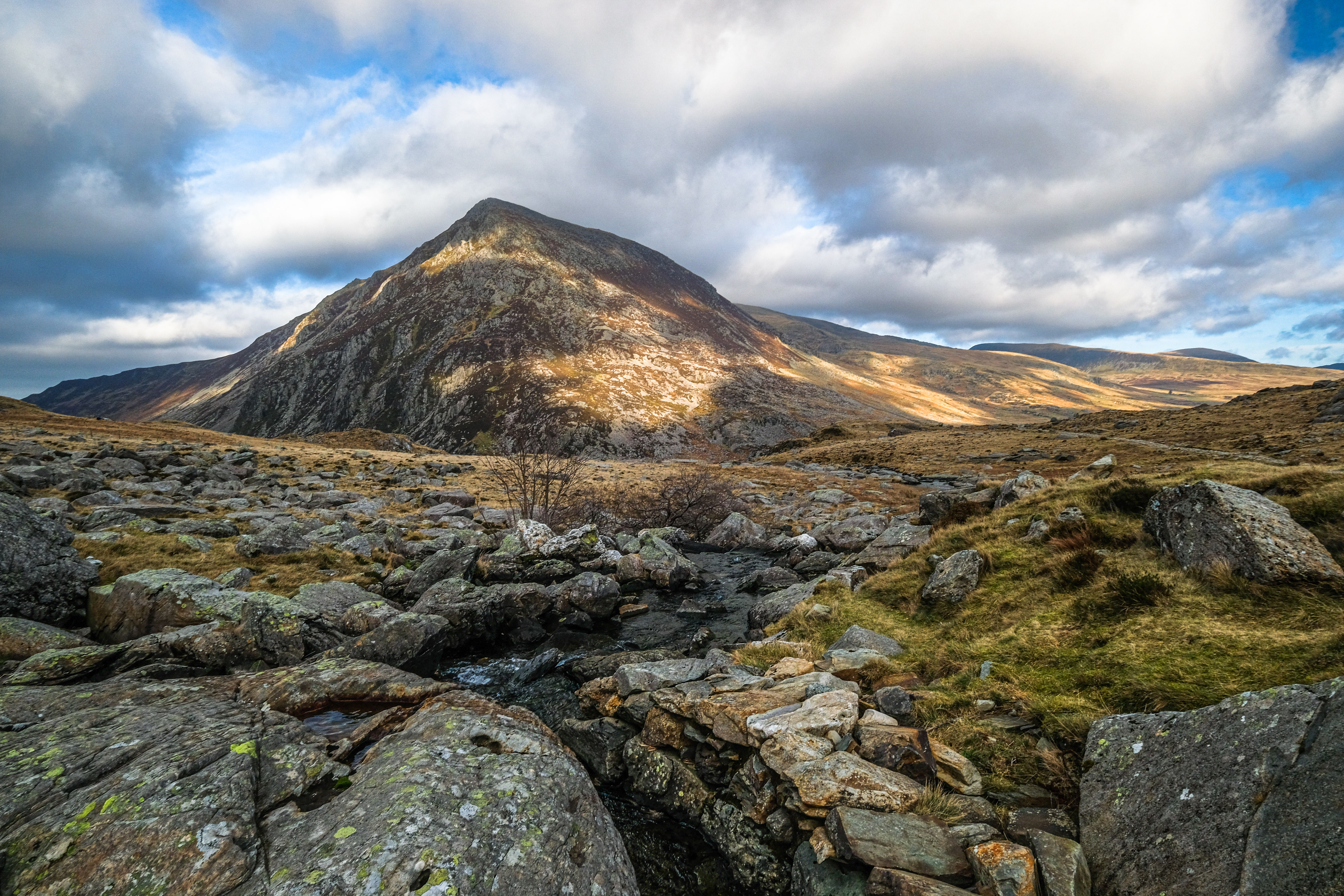 WINTER SUNSHINE ON PEN YR OLE WEN