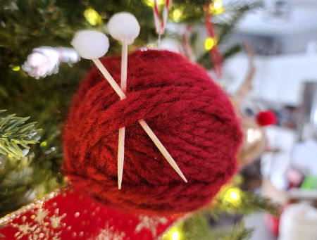 Quick & Easy Yarn-Ball Ornament  (Kid + Maker-Approved!)