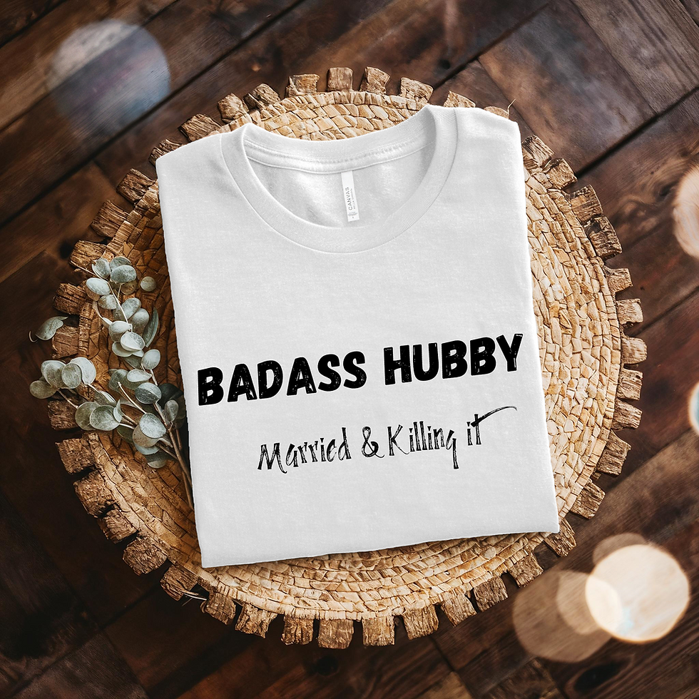 Paar T-Shirt in Weiß und mit Spruch Badass Hubby married and killing it