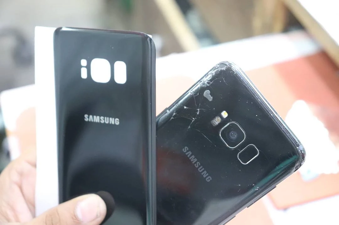 Samsung Galaxy S8 repair: cracked vs. new back glass
