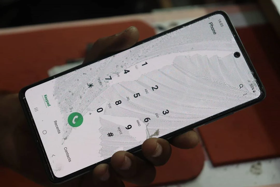 Cracked phone screen repair