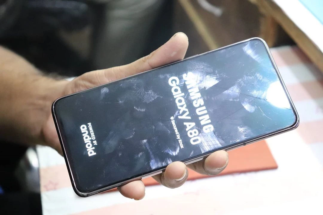 Samsung Galaxy A80 screen repair