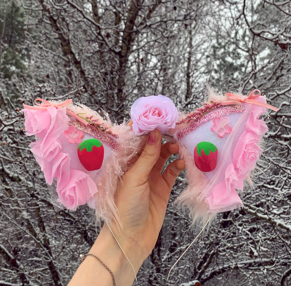 Thumbnail: customizable strawberry ears