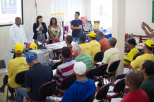 Volta Redonda inicia curso de pintura mobiliária para abrigados do Seu Nadim
