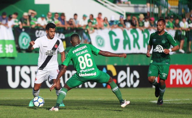 Vasco fica no empate contra a Chapecoense