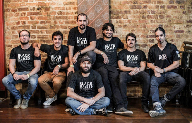 Sider Shopping comemora 29 anos hoje, ao som de Beatles, com a banda: Black Bird
