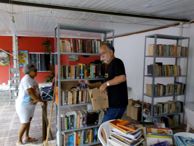 Grupo Rotary Clube Volta Redonda Leste, monta Biblioteca Comunitária em espaço multicultural no Side