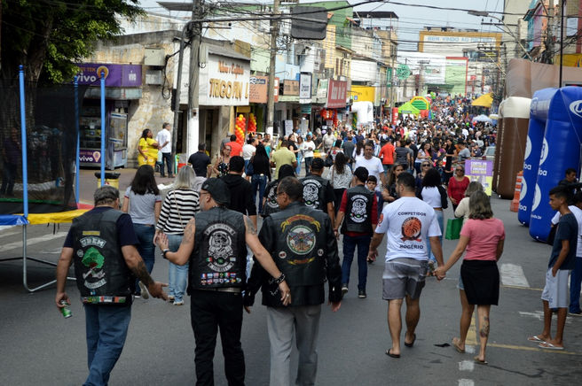 Rua de Compras atrai mais de 70 mil pessoas para o bairro Retiro, em Volta Redonda