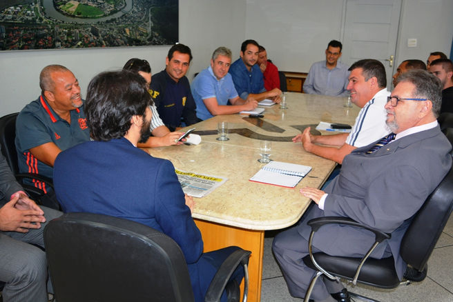 Autoridades discutem esquema de segurança para clássico no Raulino