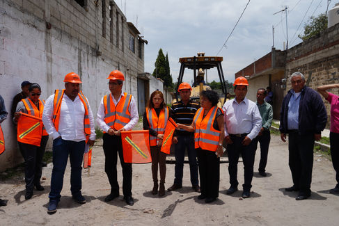 ARRANQUE DE OBRA DE ADOQUINAMIENTO DE LA CALLE VICENTE GUERRERO DE XICOHTZINCO