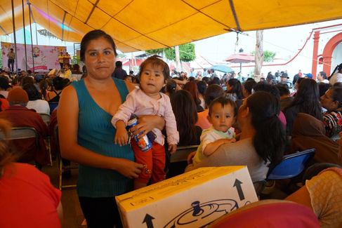EL DIF DE XICOHTZINCO FESTEJA A LAS MAMAS EN SU DÍA