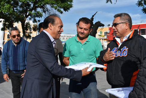 RECONOCE PRESIDENTE MUNICIPAL LABOR DE TAXISTAS DE ZACATELCO