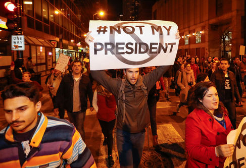 PROTESTAN EN LAS CALLES DE EEUU TRAS SU TRIUNFO DE TRUMP EN LAS ELECCIONES PRESIDENCIALES
