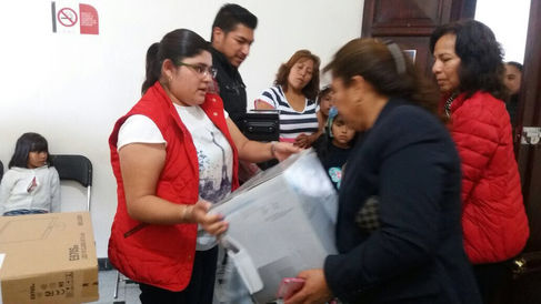GOBIERNO DE ZACATELCO ENTREGA COMPUTADORAS A PRIMARIA IGNACIO ZARAGOZA