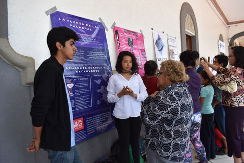PRESENTAN INFOGRAFIAS SOBRE “EQUIDAD DE GÉNERO” EN ZACATELCO
