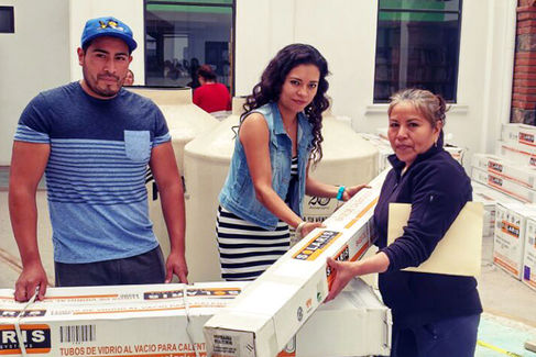 ENTREGA GOBIERNO MUNICIPAL DE ZACATELCO CALENTADORES SOLARES
