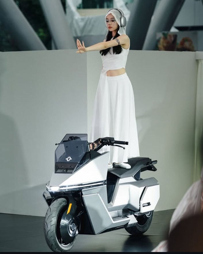 Pre Order OMO X, Skuter Listrik Pintar yang Bisa Berjalan Sendiri Dibuka!
