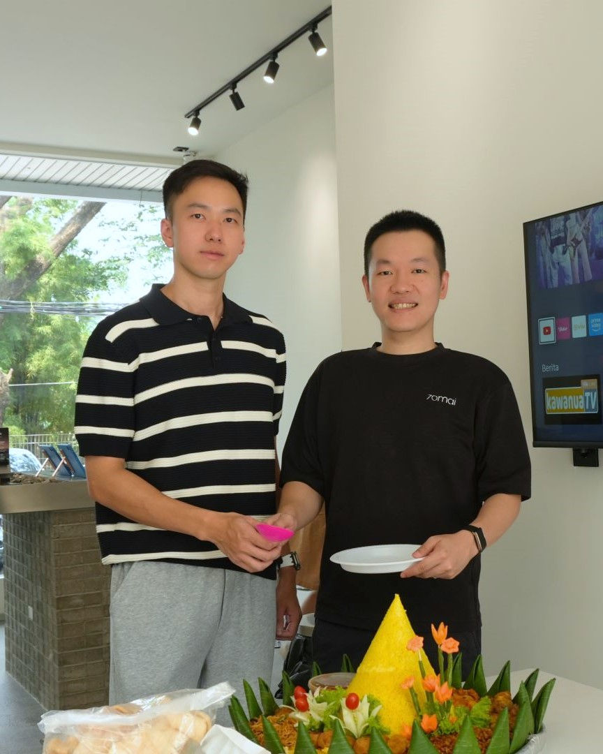 Deodato Esperanza Alano-Marketing & PR Manager 70mai Indonesia bersama Winsen-Direktur PT Invens Sukses Indonesia.
