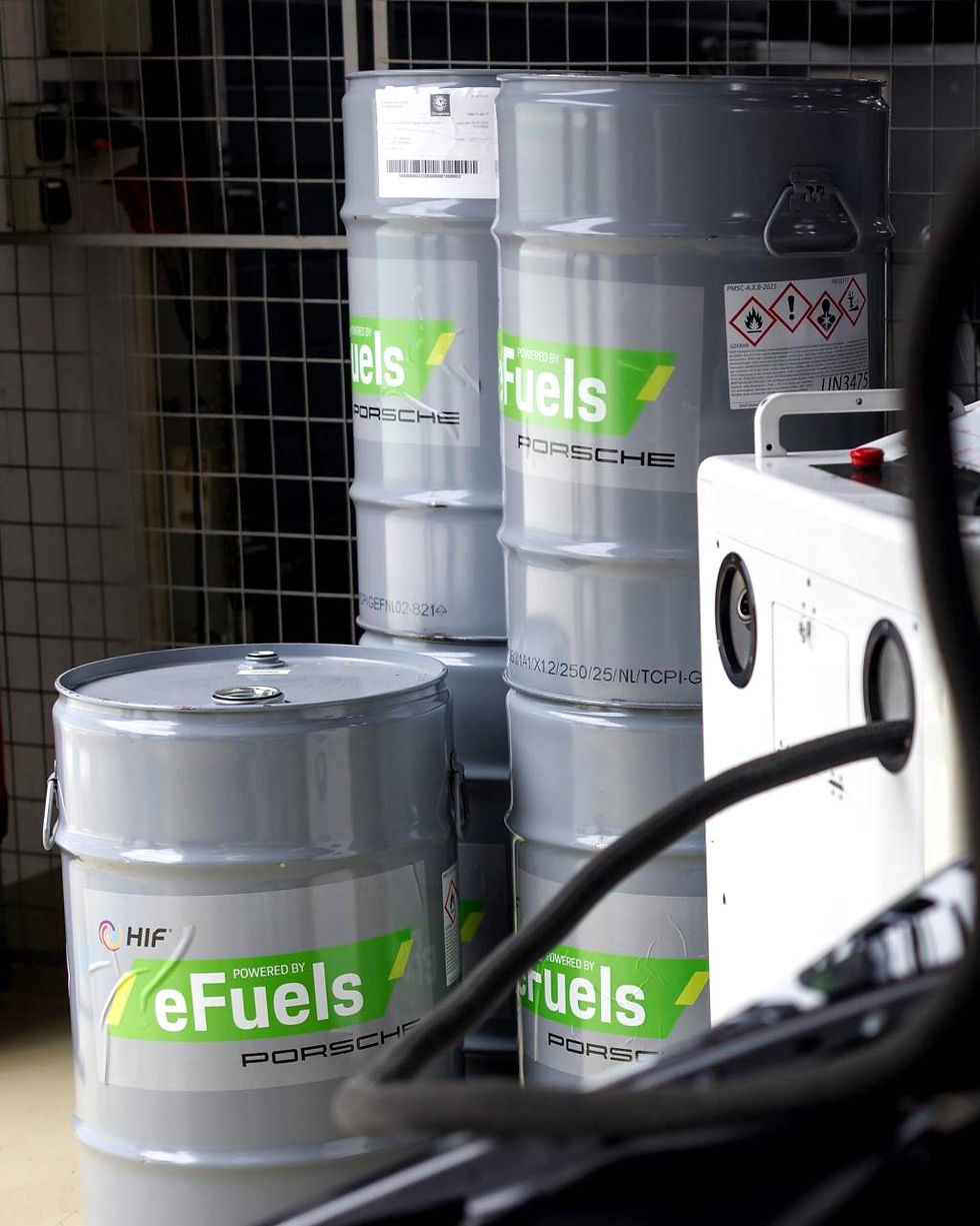 Porsche 911 Cup menggunakan e-Gasoline yang disuplai HIF, produsen e-Fuel global.