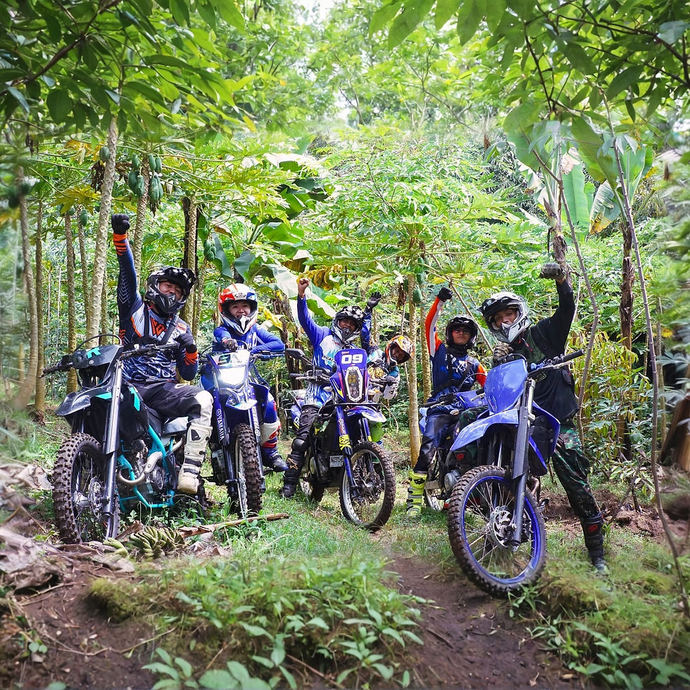 Puluhan peserta WR155R Trabasan Bromo Experience yang digelar 19 April di Malang, Jawa Timur jajal langsung kemampuan motor mereka di medan ekstrem kawasan Lembah Bromo.
