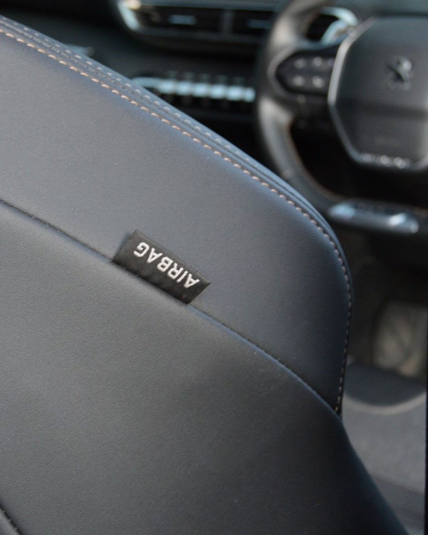 Peugeot rata-rata membekali produknya dengan 6 airbag.