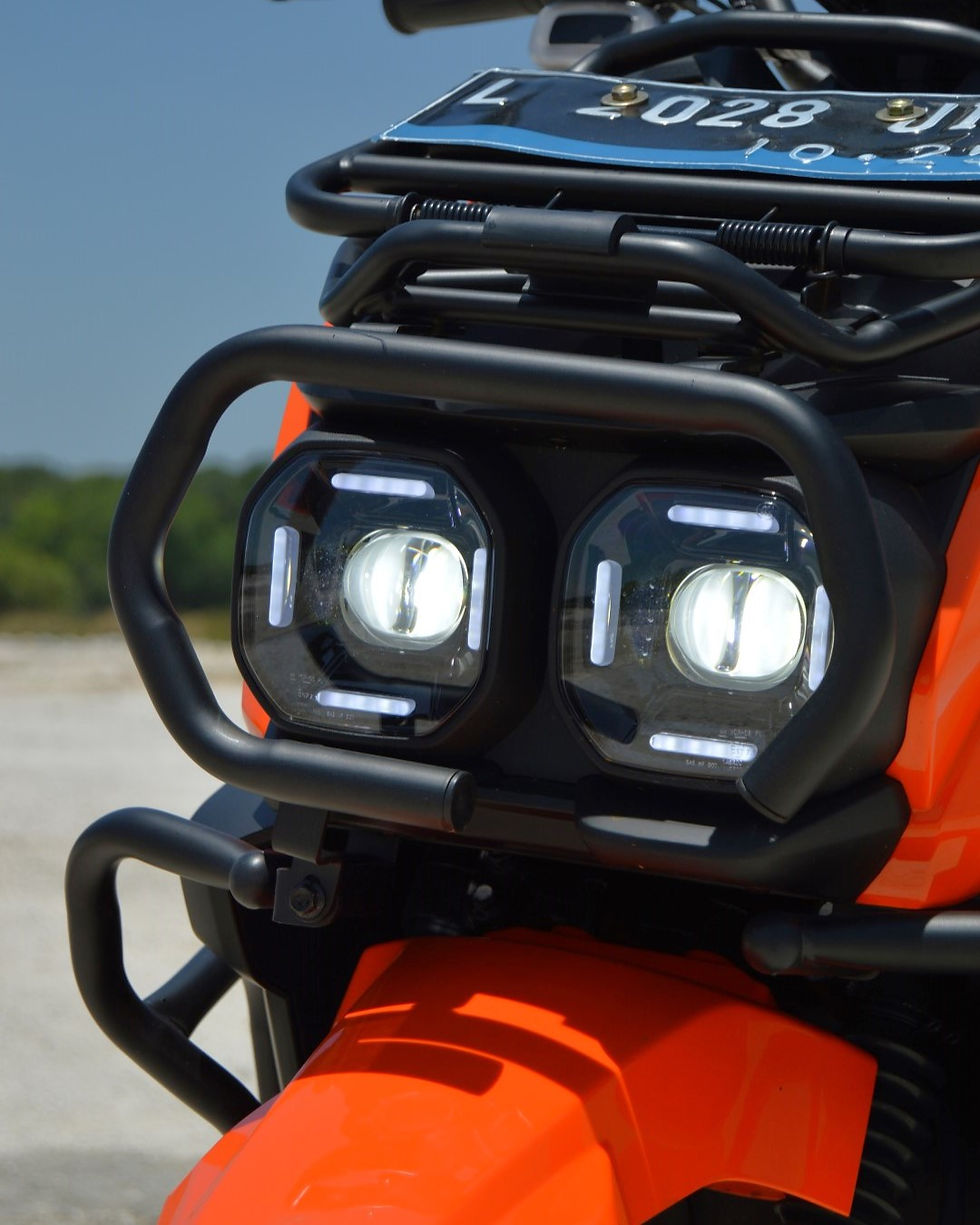 Headlight Dual Bi-Beam LED.