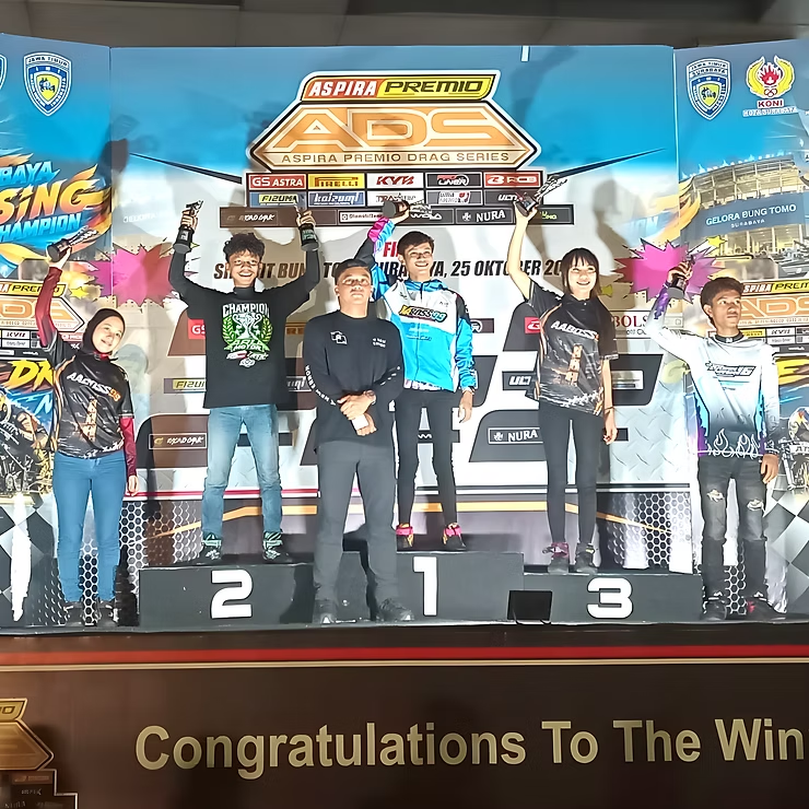 Pada ADS 2026 Putaran Final di Sirkuit Gelora Bung Tomo, Surabaya (MInggu, 25 Oktober 2026), sejumlah pembalap wanita AABOSS99 X JMG Racing berhasil menembus lima besar di beberapa kelas Bracket.