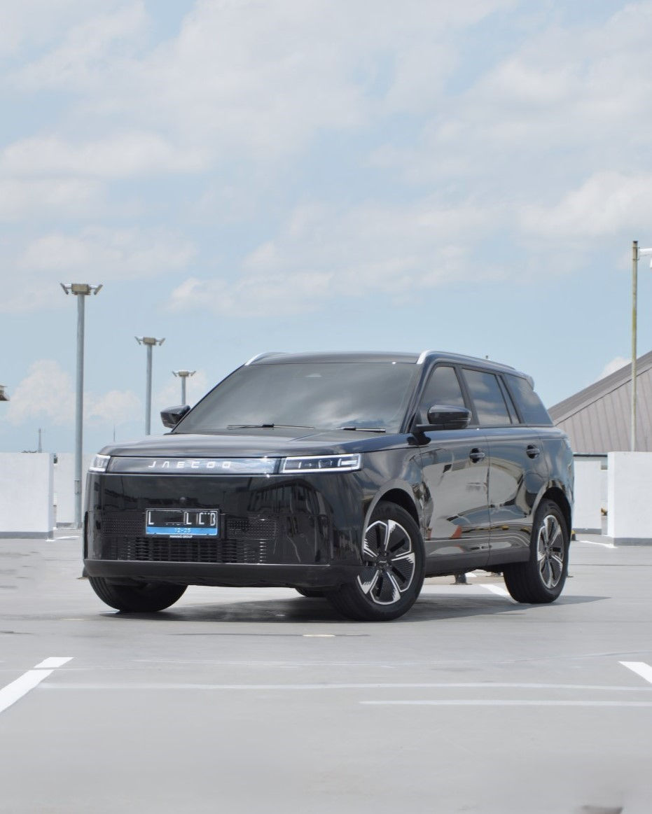 JAECOO J5 EV, mobil listrik terlaris di Indonesia yang terjual sebanyak 10.587 unit sepanjang periode Januari-April 2026.