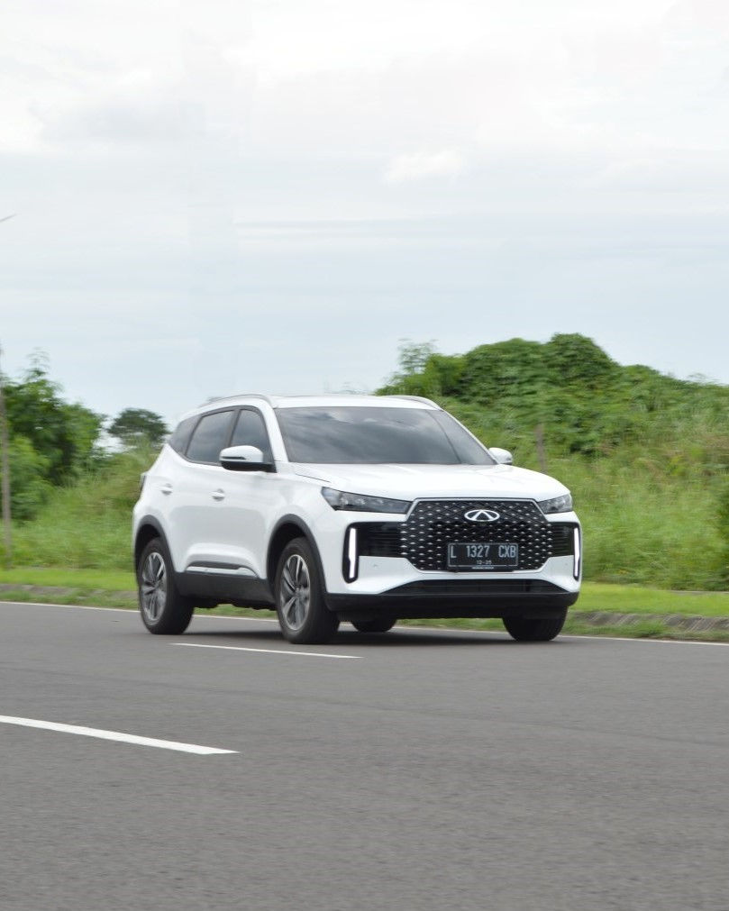 Chery Tiggo Cross CSH varian Premium dipasarkan dengan harga OTR Rp 339.800.000 (Surabaya).