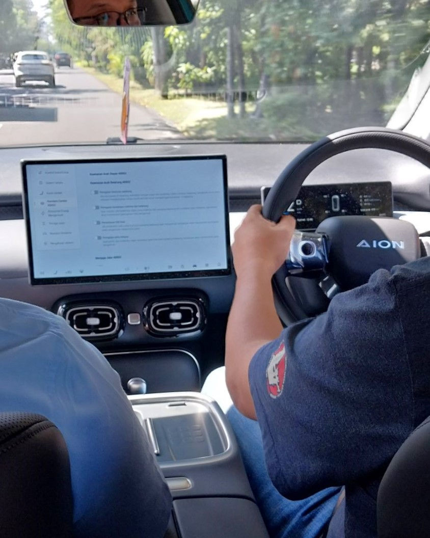 Mobil listrik Cina dengan ergonomi mengemudi paling baik saat ini.