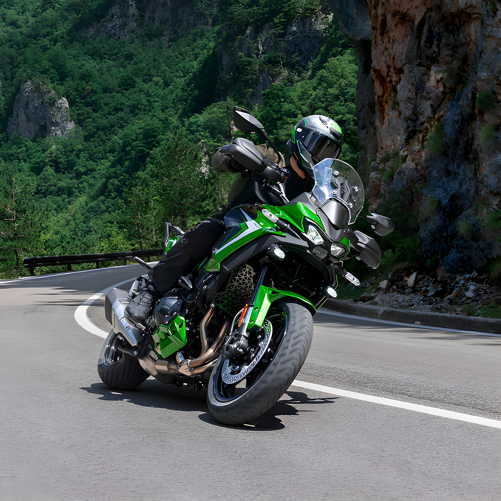 New Versys 900 model 2027 usung mesin empat silinder segaris berkapasitas 948 cc bertenaga maksimum 122 PS pada 9.500 rpm dan torsi puncak 97,3 Nm pada 8.000 rpm.
