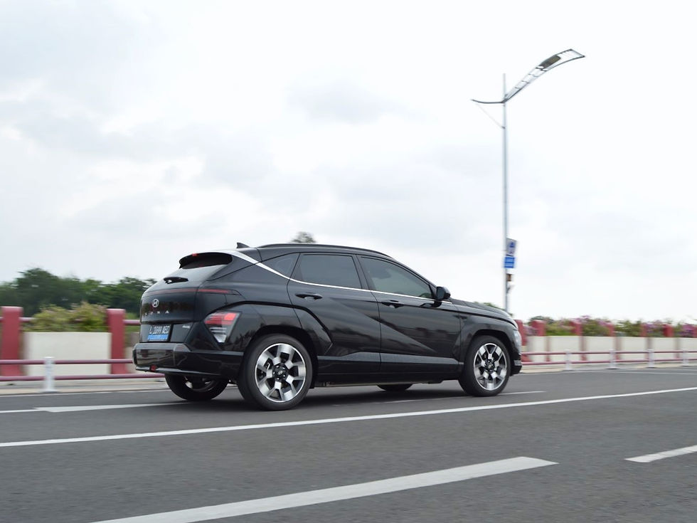 Dilengkapi sistem keamanan aktif Hyundai Smart Sense.