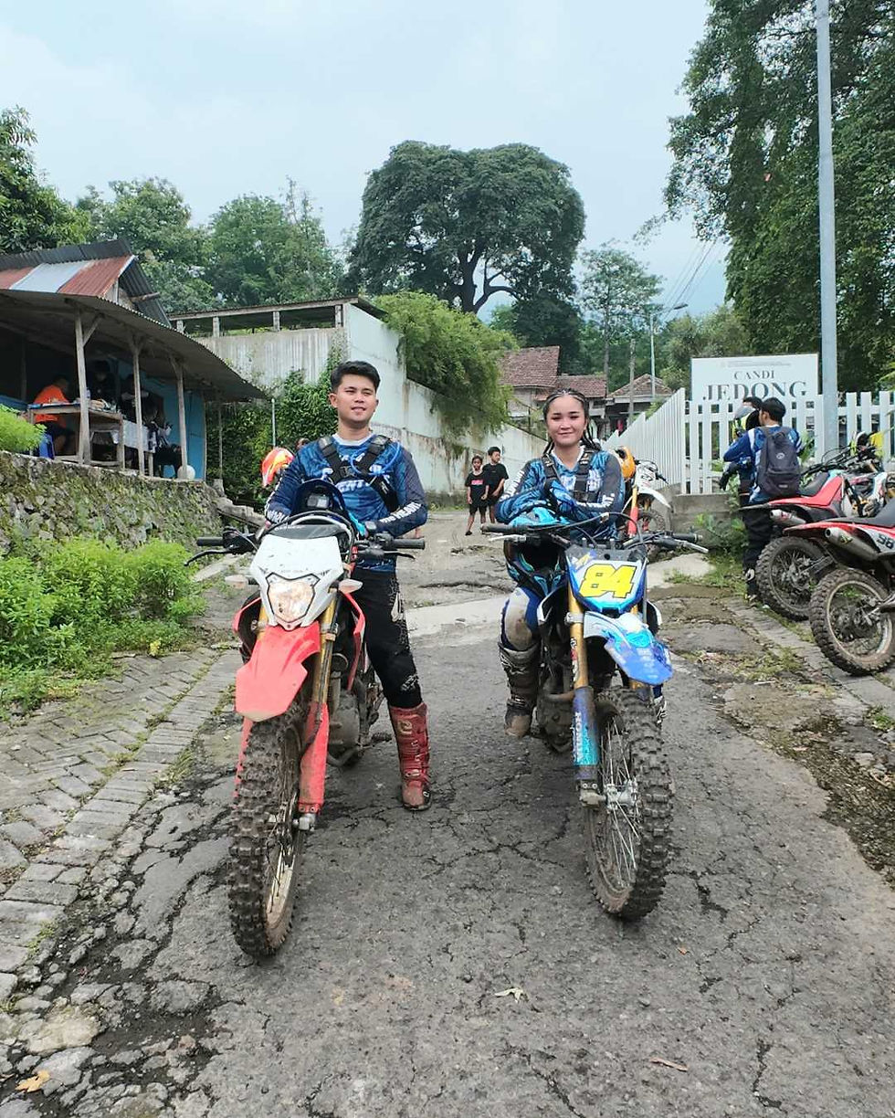 Honda Community CRF150 Trail Adventure turut diikuti media dan adventure rider Fian dan Harinda.