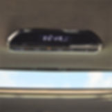 Kontrol AC parsial untuk penumpang belakang.