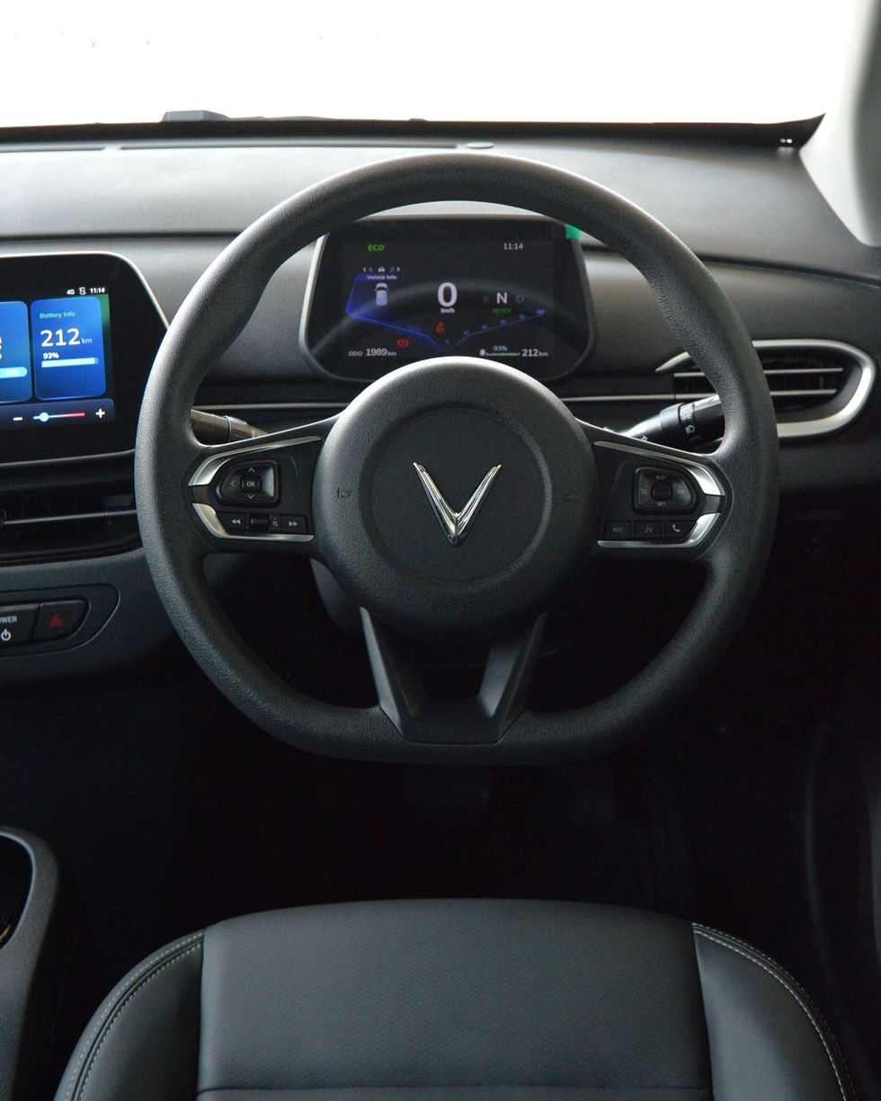 Setir model D-cut shape dengan Multi-function Steering Wheel yang didesain secara cermat untuk memudahkan pengemudi saat mengoperasikannya.