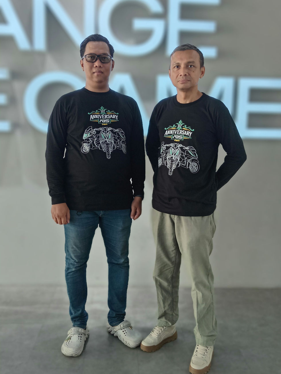 Boy Hendy AOC Chapter Surabaya Raya  (kanan) menyampaikan apresiasinya kepada eksistensi dan loyalitas ABS yang lebih dulu eksis.