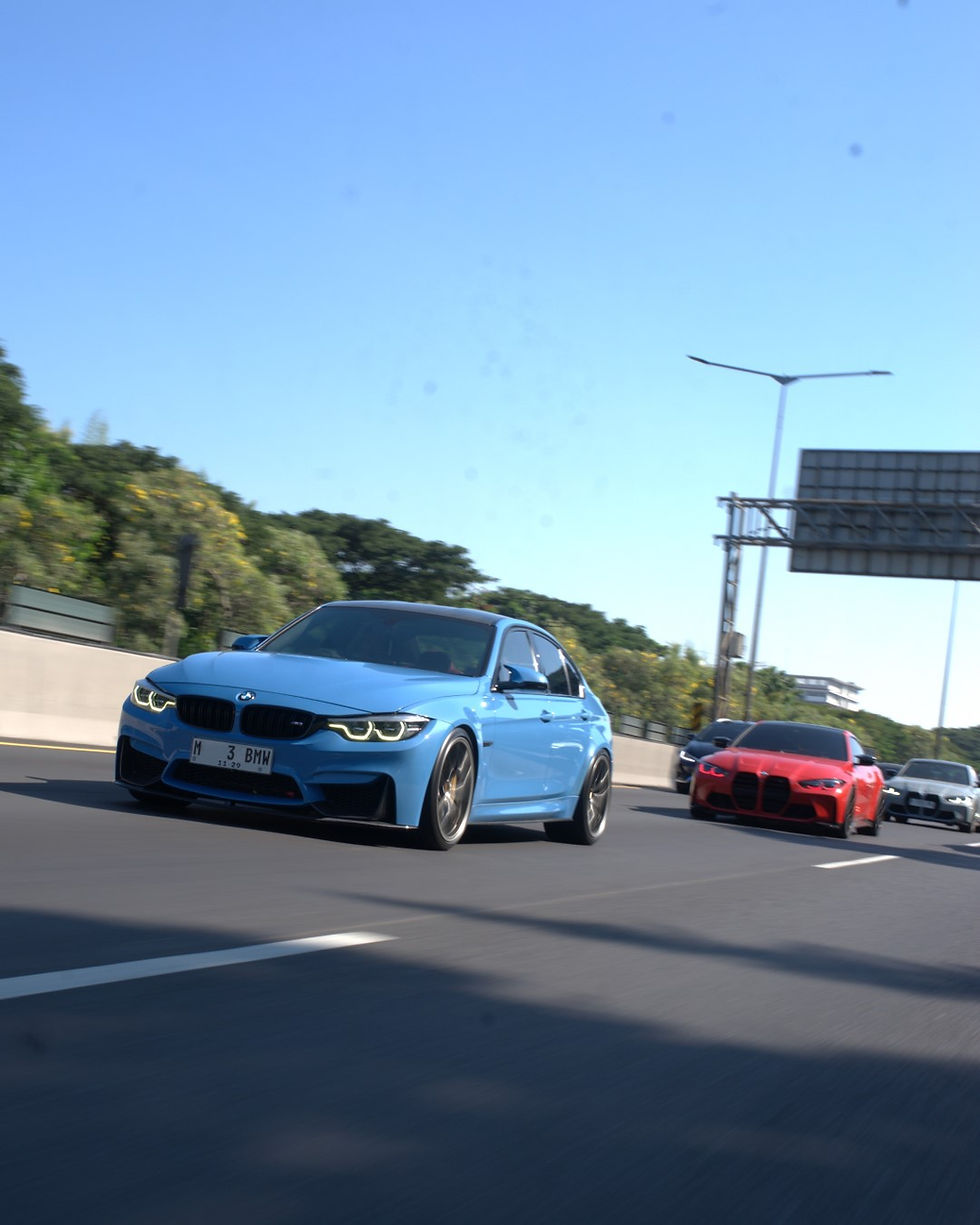 BMW M Owners Sunday Morning Run perdana oleh BMW Astra Surabaya.